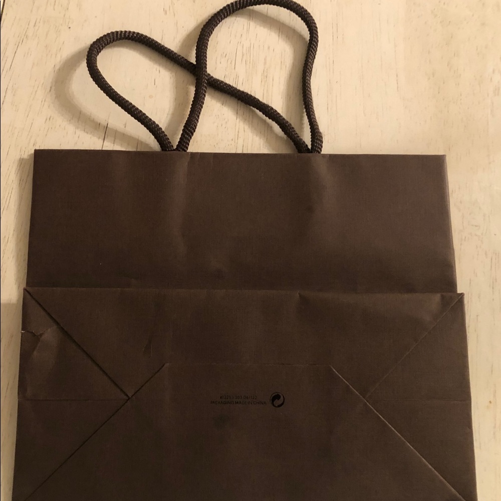 SOLD Louis Vuitton Classic Paper Shopping Bag - Picture 7 of 8